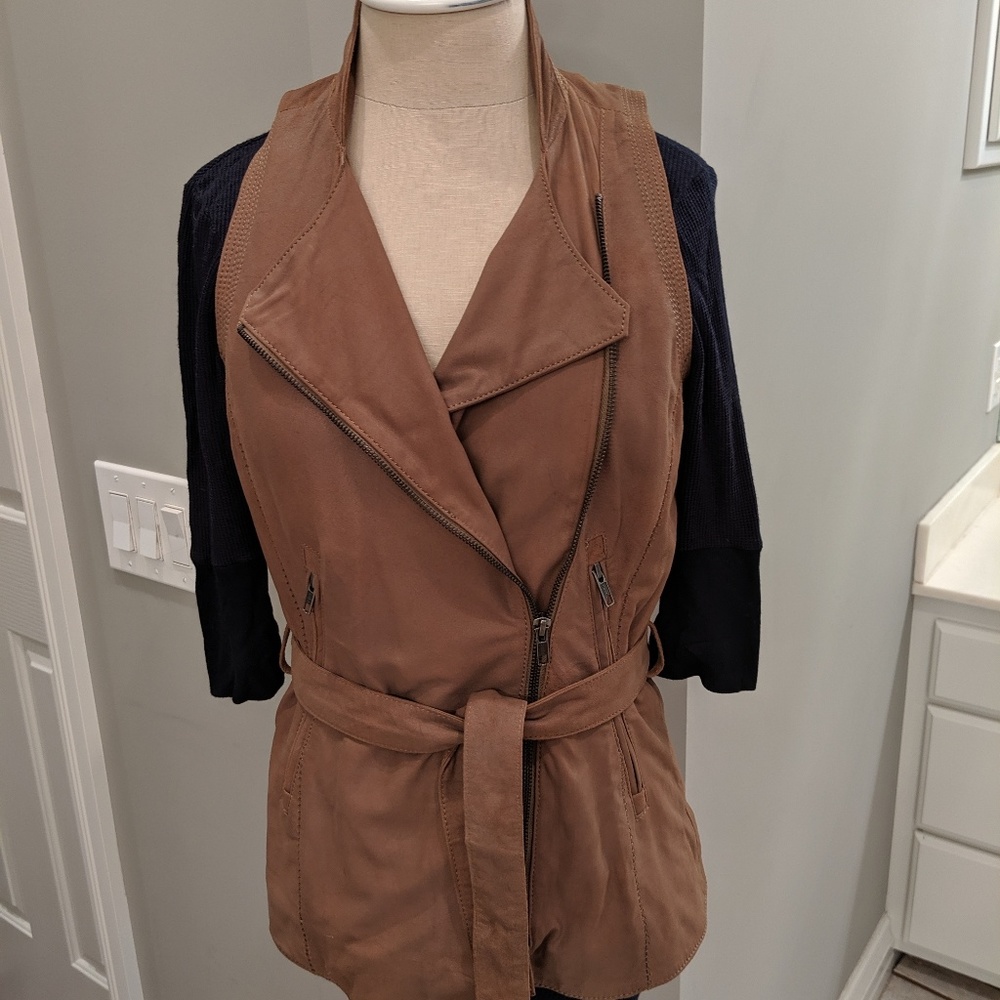 NUE 19.04 suede vest